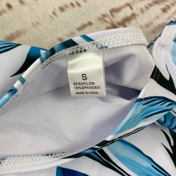 Bikini - Picture 6 of 6